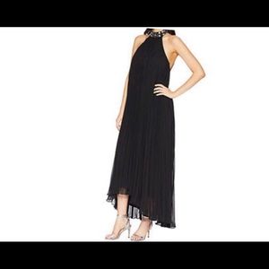 Jewel neck Pleated Chiffon Maxi Dress